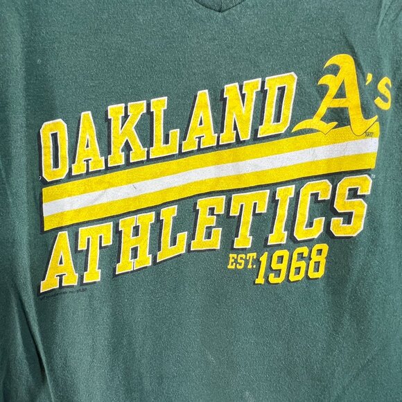 Vtg Oakland A's Women's V-Neck T-shirt Sz M - Picture 2 of 6